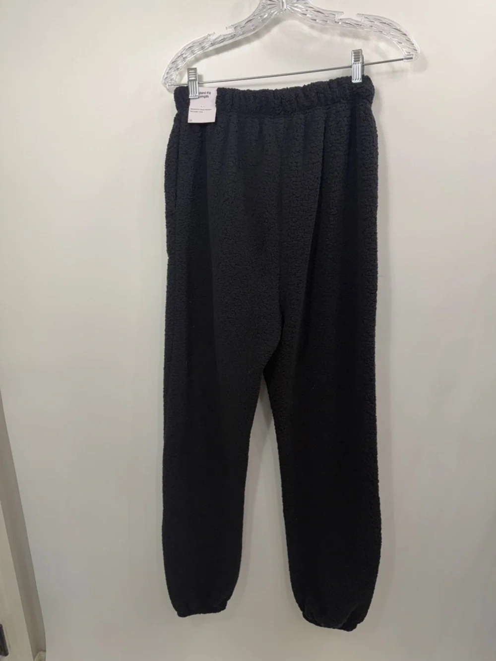 Nike Women’s Therma-Fit Black Fleece Joggers FullLlength size medium. NWT.